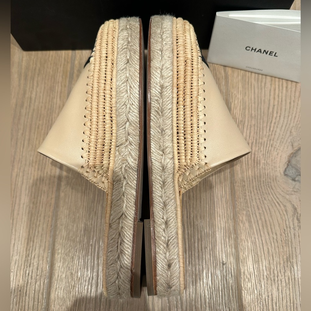 CHANEL Women's Beige and Black Espadrille Mules - Picture 9 of 15